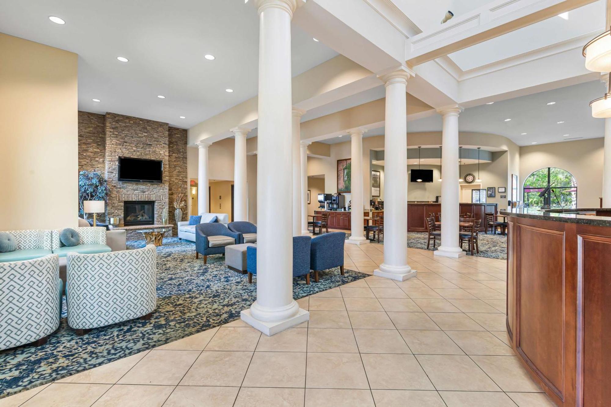 Best Western Plus Westgate Inn And Suites Leland Bagian luar foto