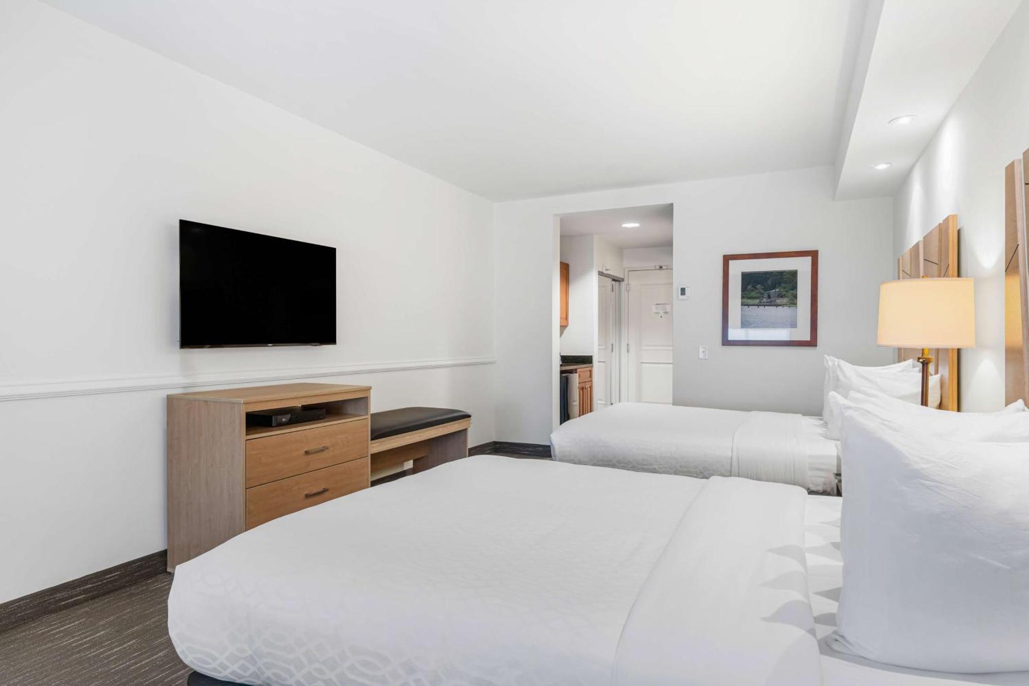 Best Western Plus Westgate Inn And Suites Leland Bagian luar foto