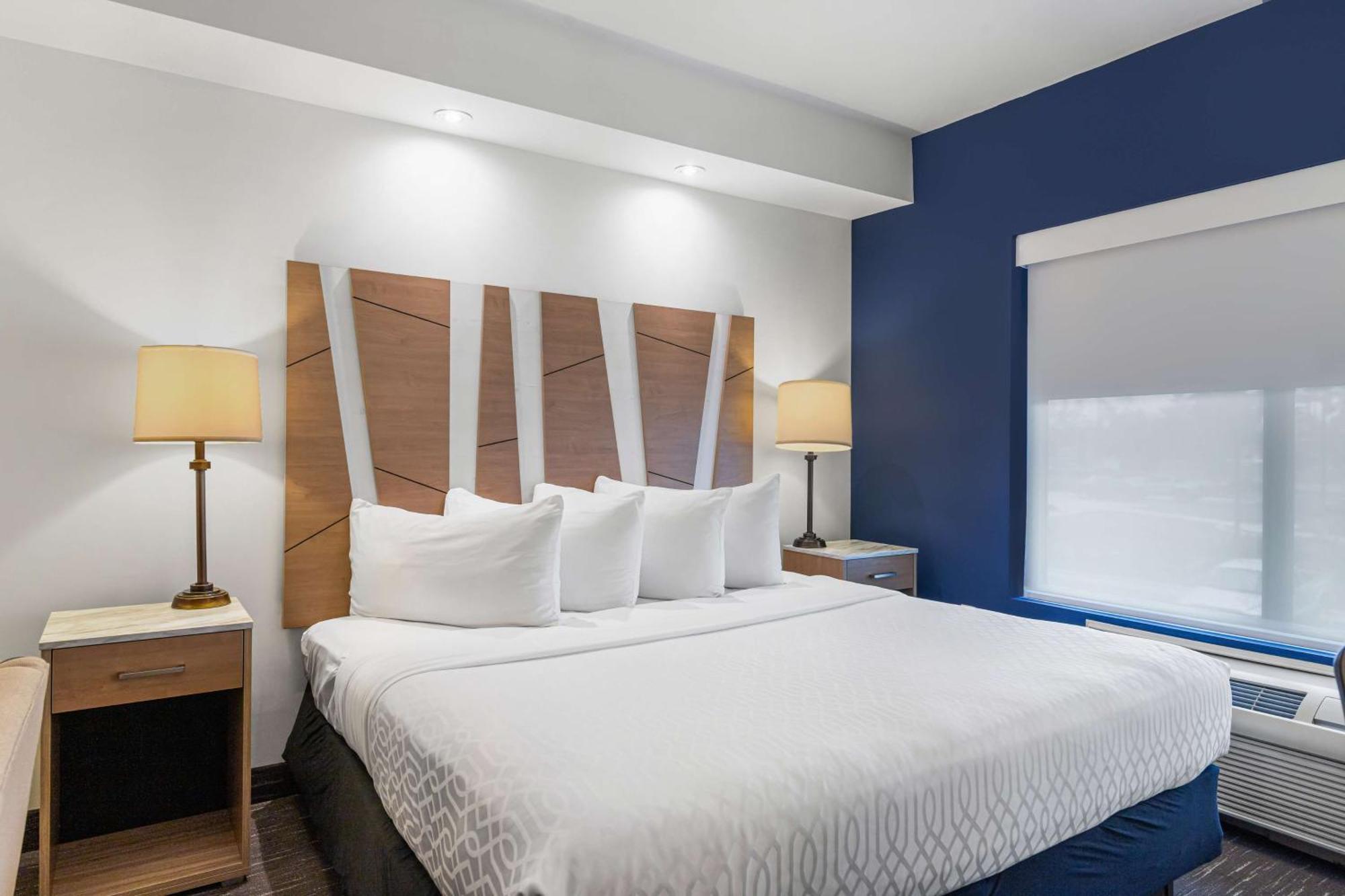 Best Western Plus Westgate Inn And Suites Leland Bagian luar foto