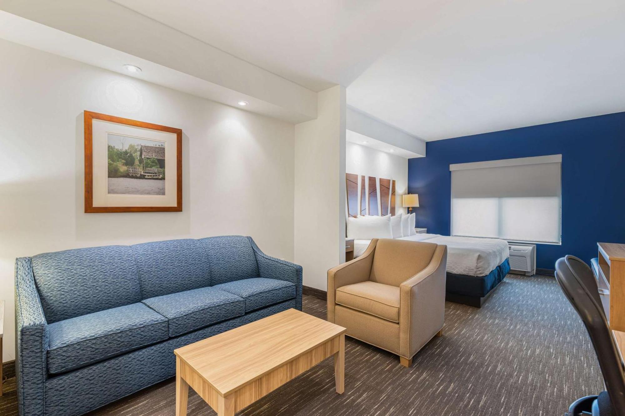 Best Western Plus Westgate Inn And Suites Leland Bagian luar foto
